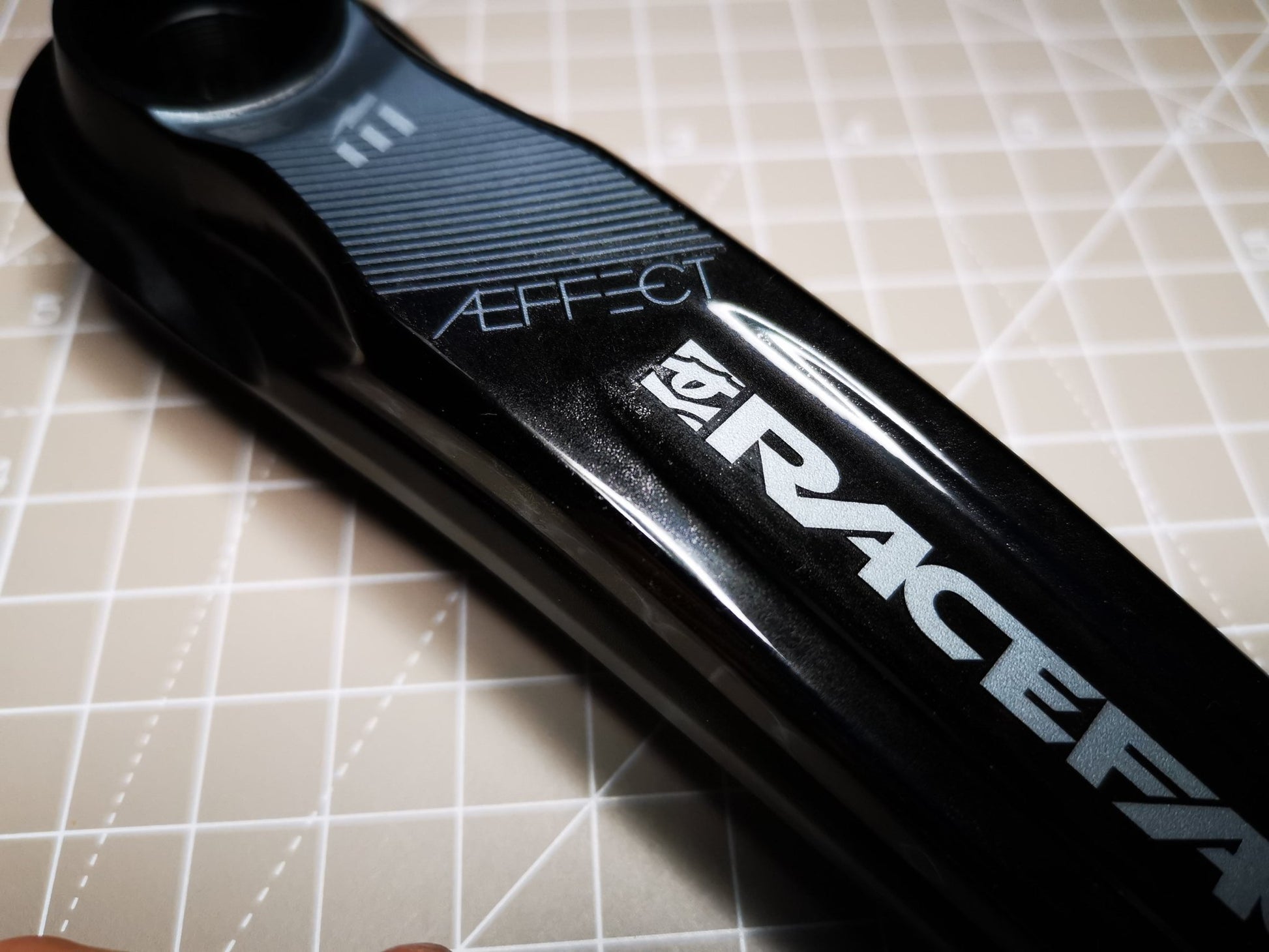 Protective Skin for Raceface Aeffect 165 Cranks - r3pro-165-3m-aeffect